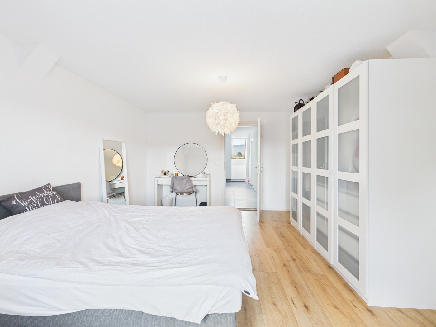 CAM05473G0-PR0018-STILL026