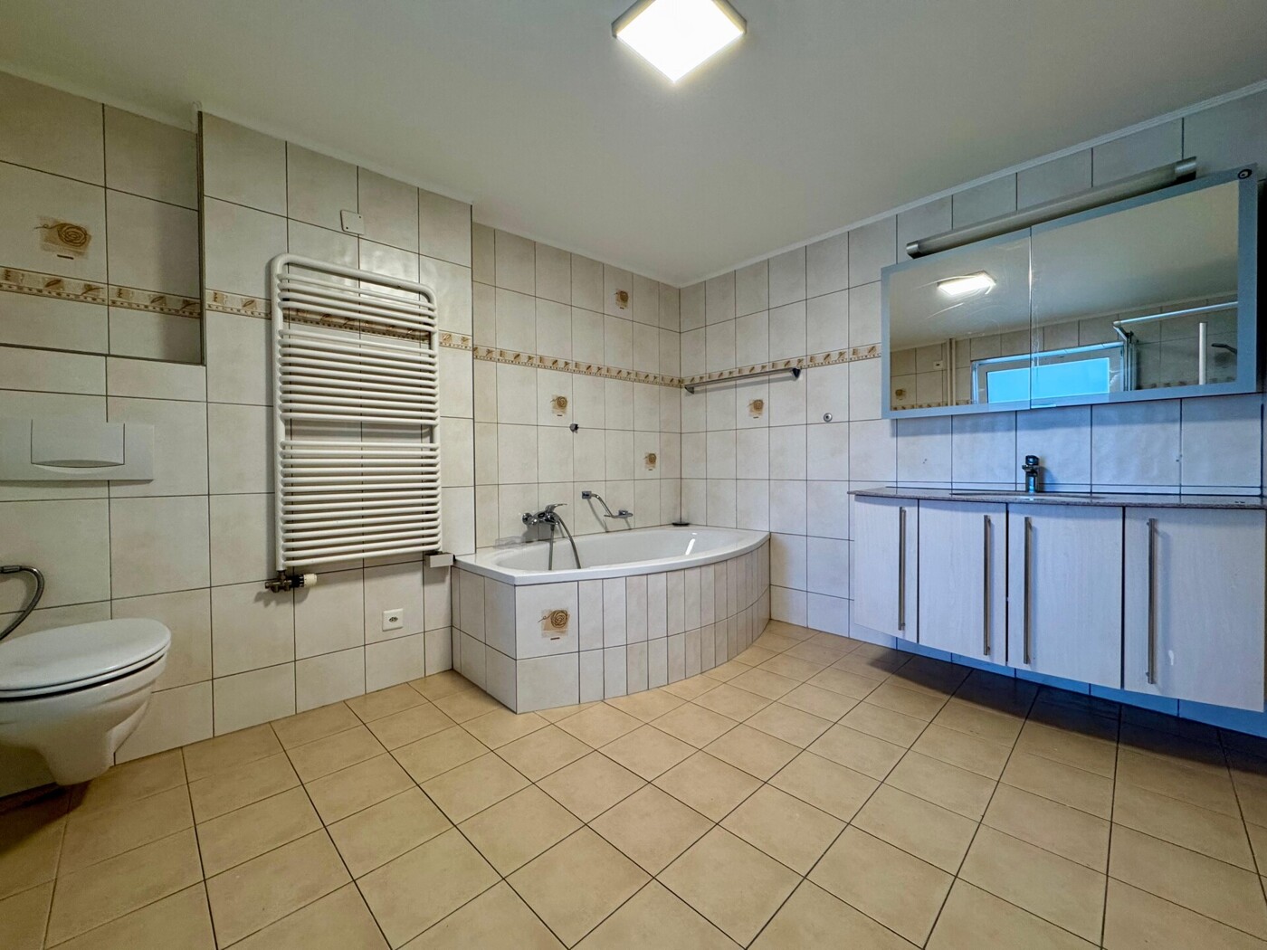 573e759e-fb73-4a4c-be5f-8bb00b820046