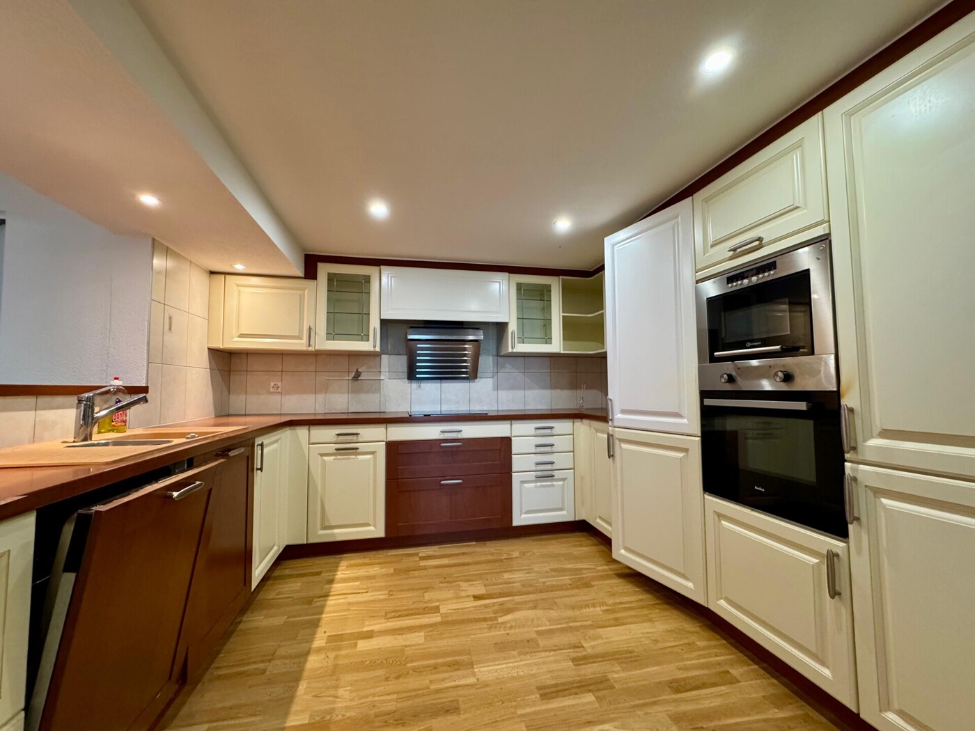 3d1eeb12-4e7e-4315-947c-021e3ea81956