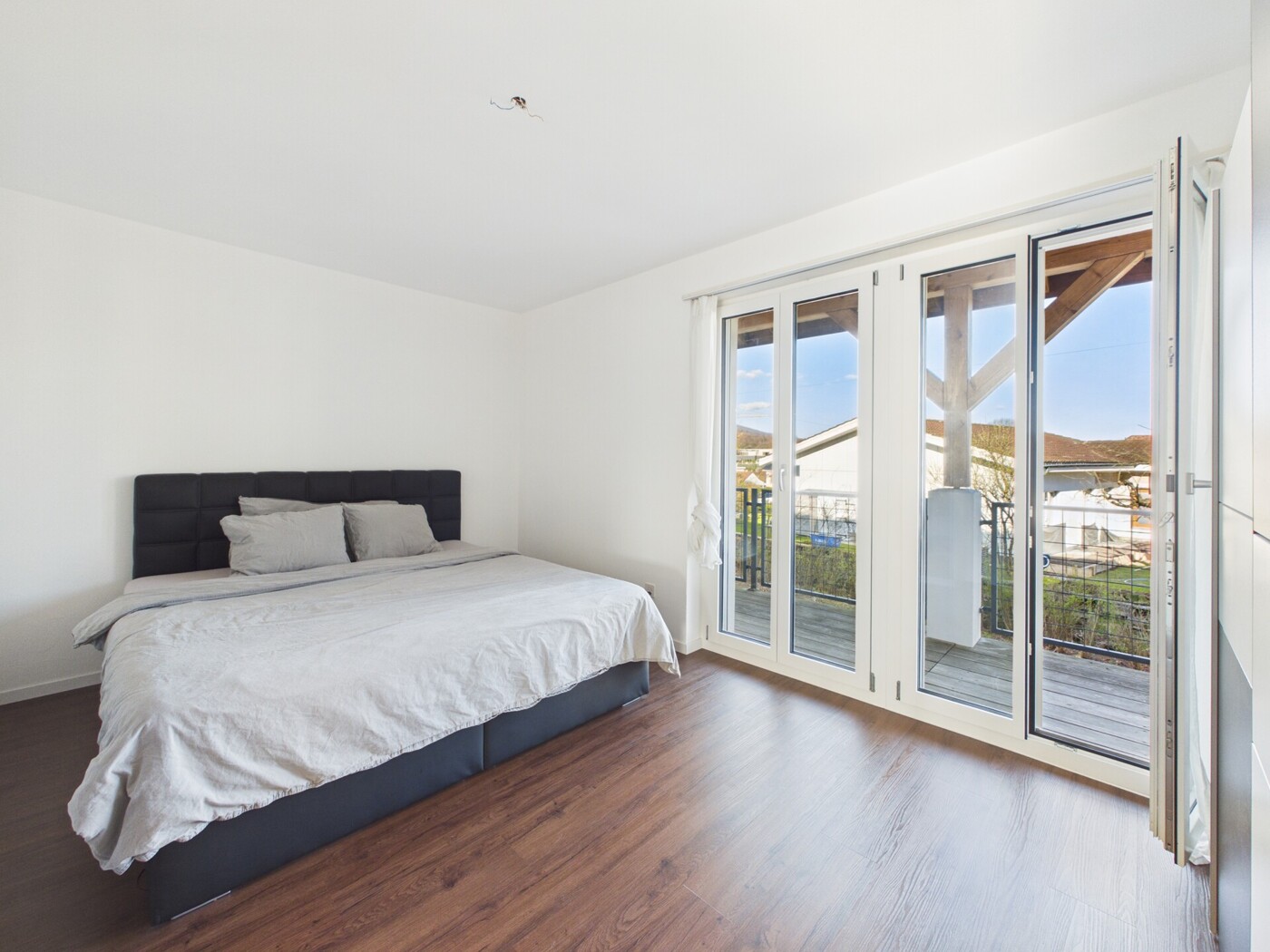 CAM05473G0-PR0030-STILL015