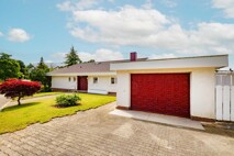Eingangsbereich & Garage