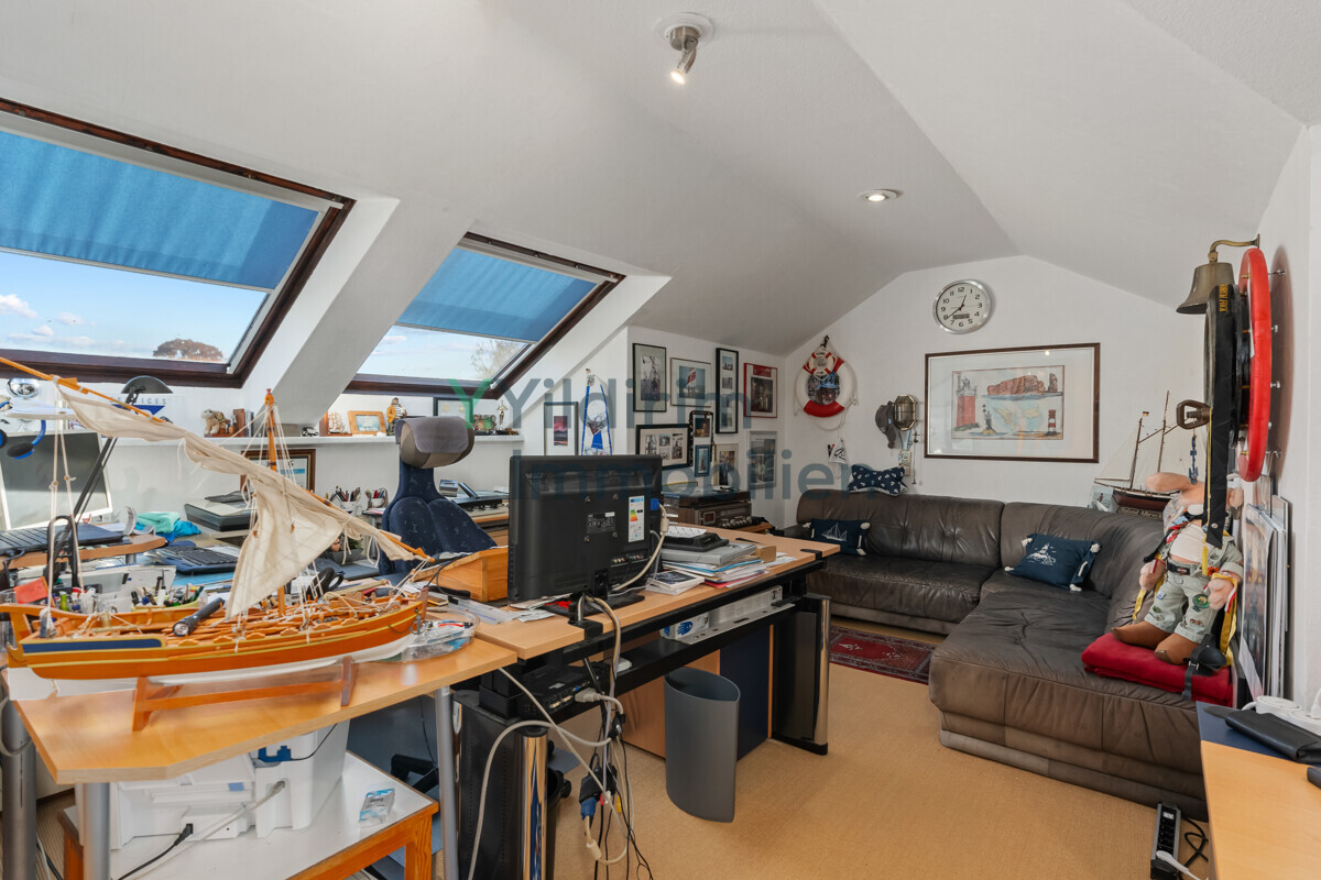 Bürozimmer Dachgeschoss