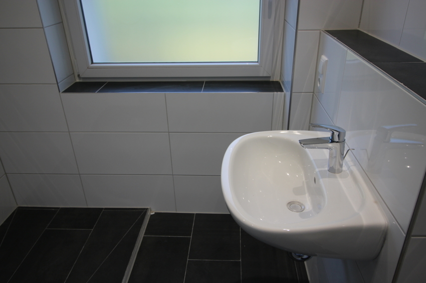 Sanierte 3 Zi.-Wohnung mit Balkon und Garage - Photo 2