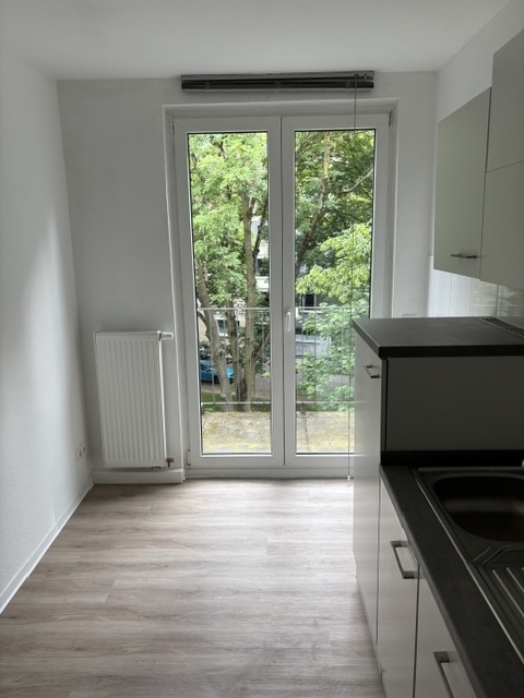 Renovierte 2Zi. mit Einbauküche und Balkon - Photo 2