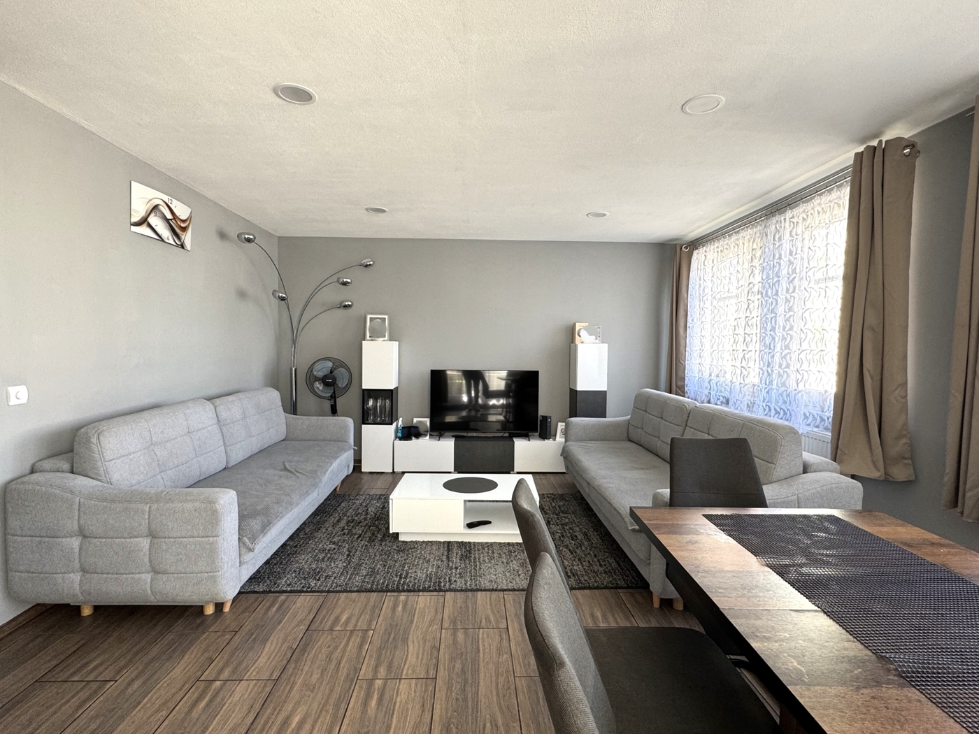 Wohnzimmer Übersicht Bild 2