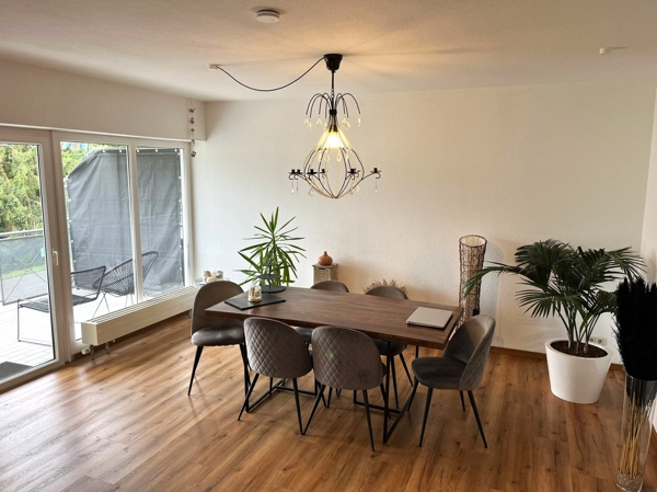 Esszimmer mit Terrasse