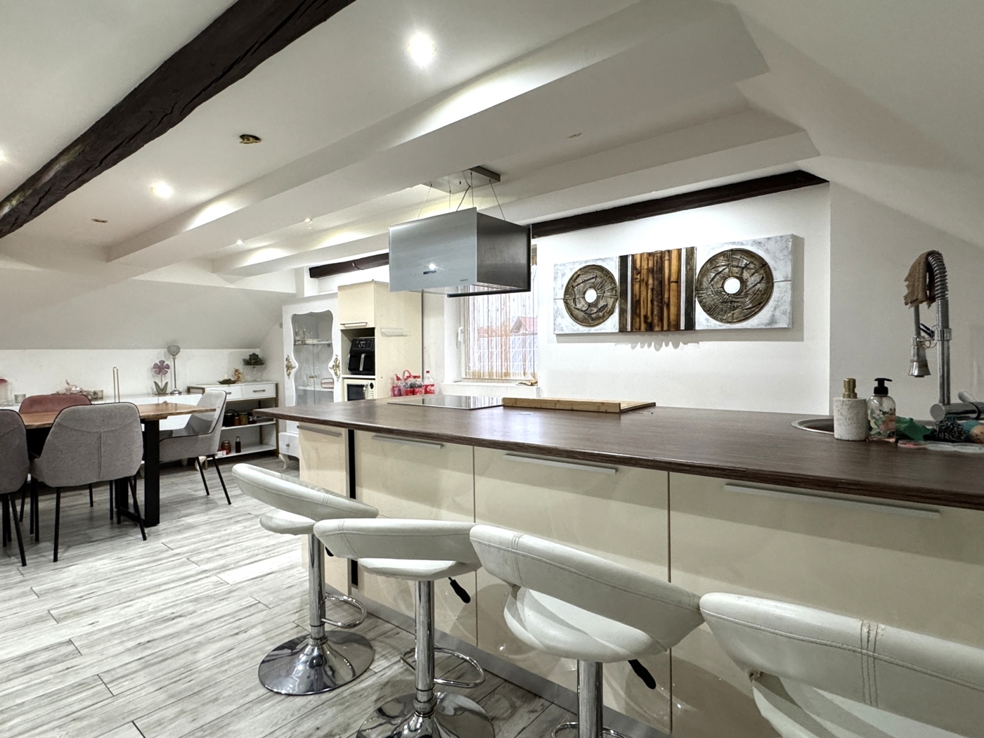 Küche Blick Esszimmer DG