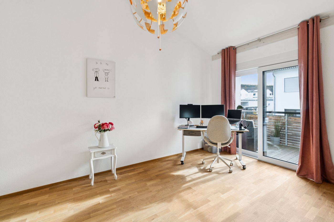 Zimmer 2, Büro Bild 2