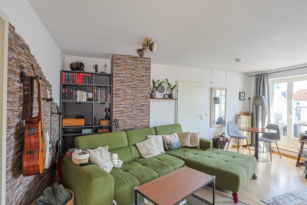 Lichtdurchflutete 2,5-Zimmer mit zwei Balkonen - Foto 1