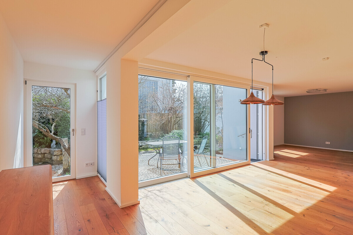 Modernes Einfamilienhaus mit integrierter Büroetage - Foto 1