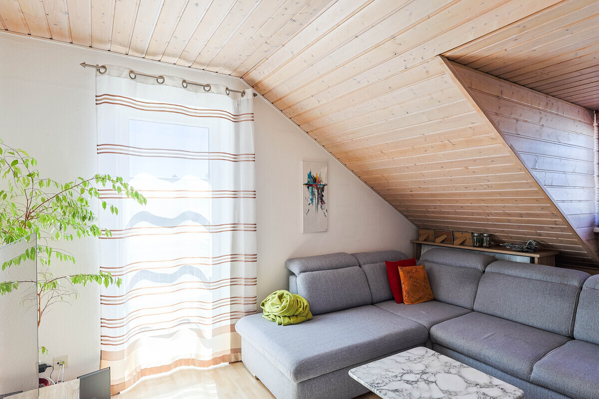 Helle 2-Zimmer Dachgeschoss Wohnung in Ingolstadt Süd - Photo 4