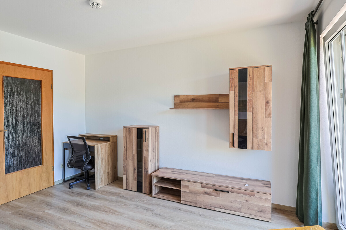 Möblierte 1-Zimmer-Wohnung mit privatem Gartenanteil - Photo 1