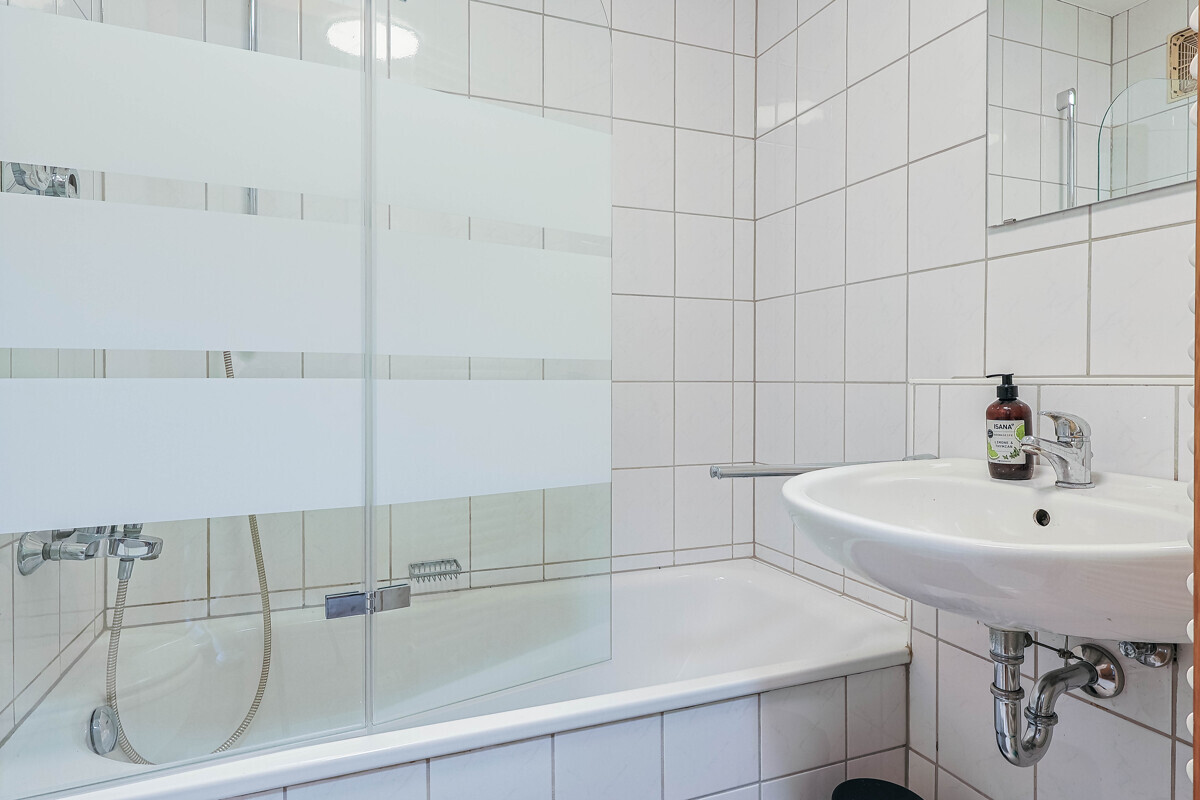 Möblierte 1-Zimmer-Wohnung mit privatem Gartenanteil - Photo 4