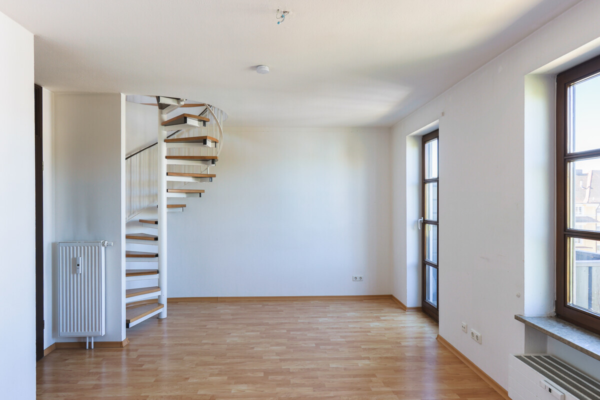 3,5-Zimmer-Maisonette-Wohnung mit Balkon und Tiefgarage in Ingolstadt-Nord! - Photo 1