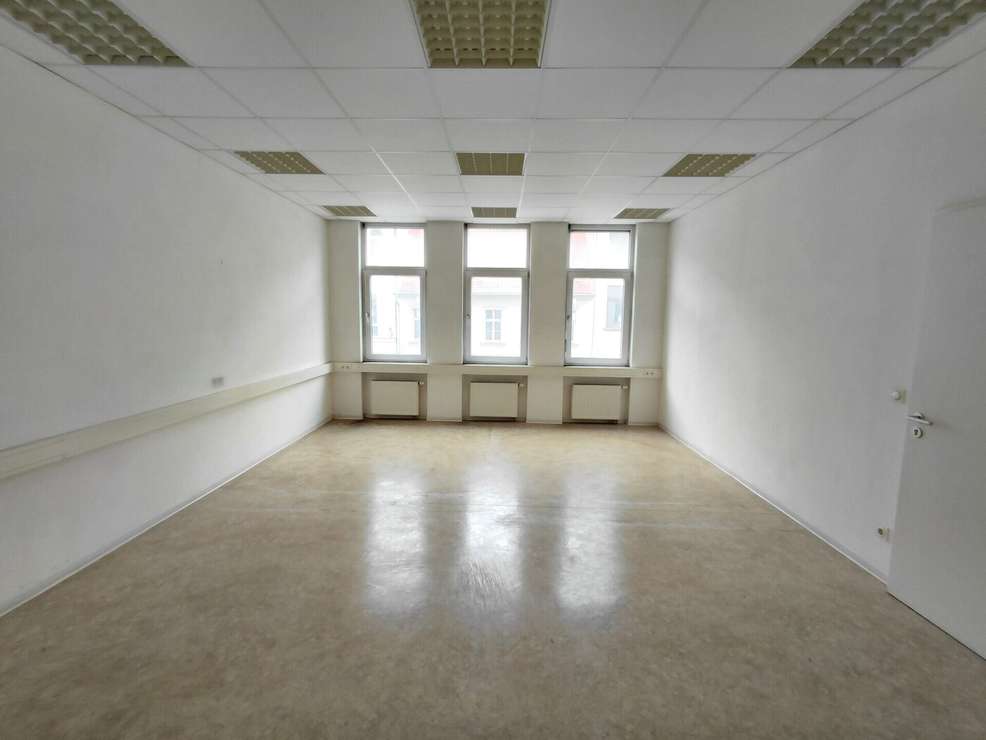 Büro 6