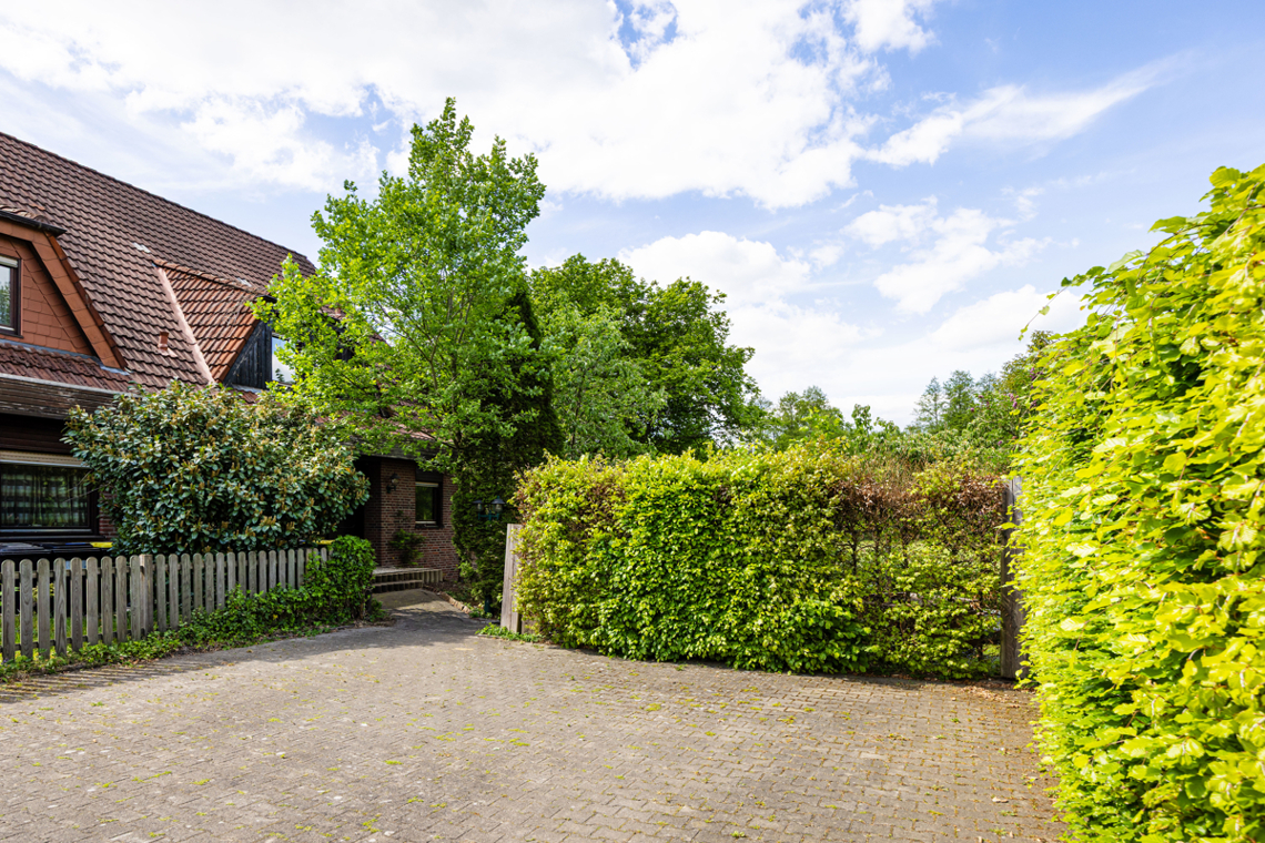 Stellplatz vorm Haus
