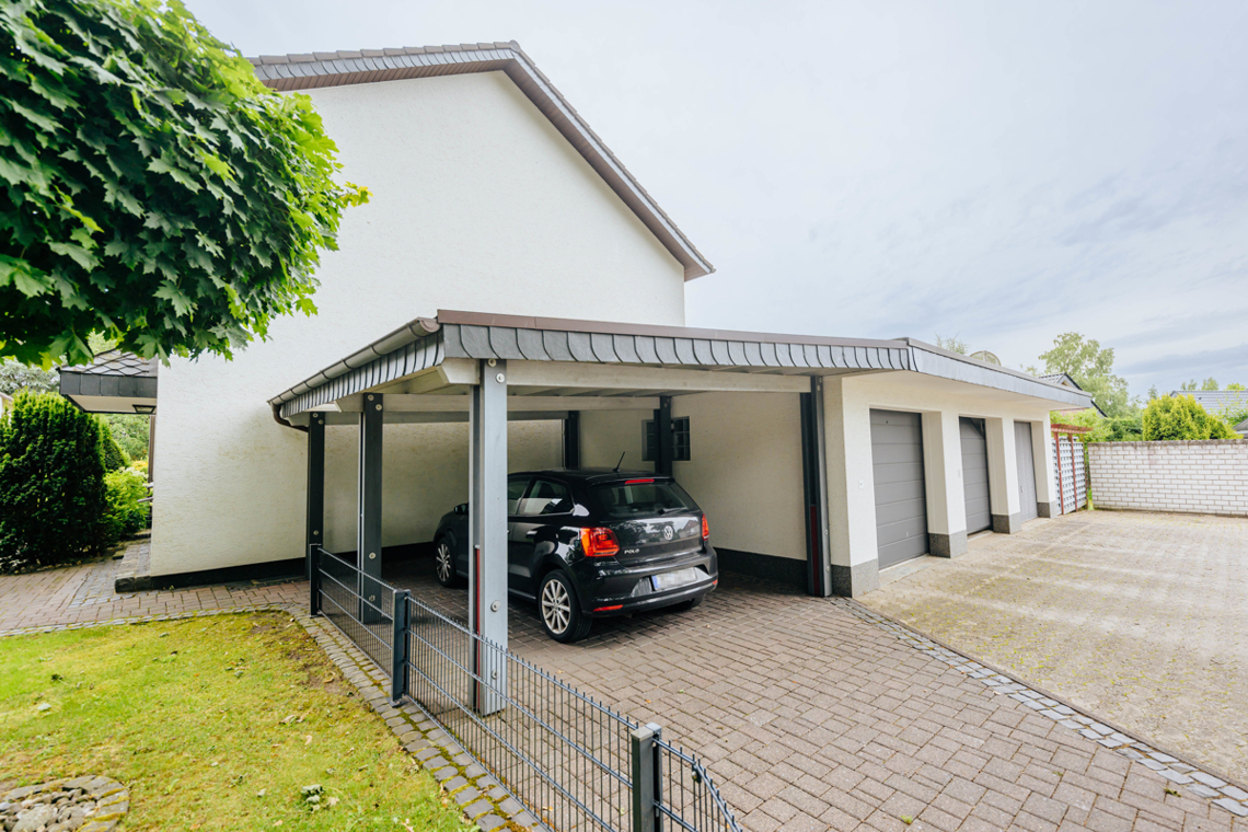 Carport + Garage