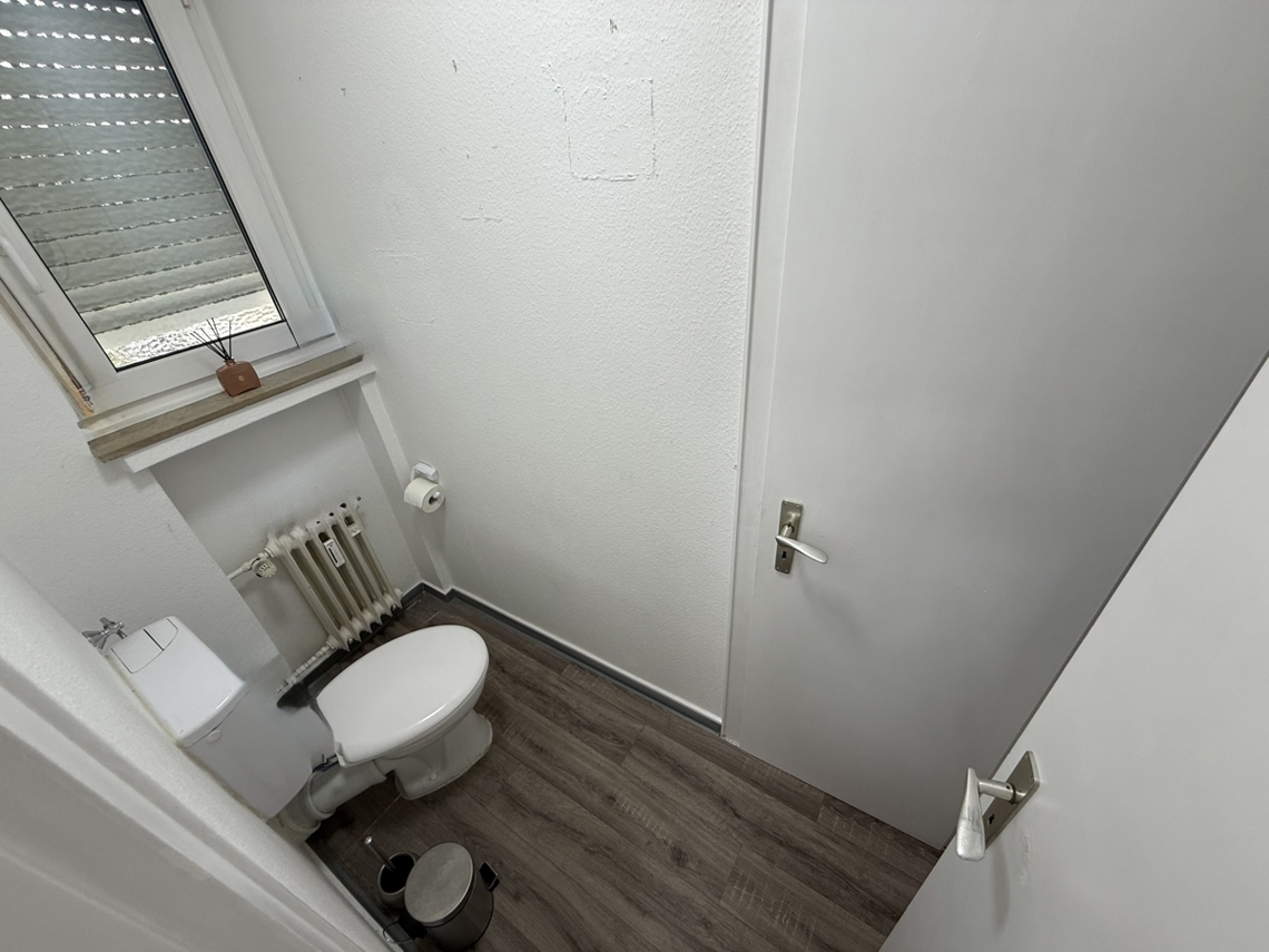 Separates WC - 1. OG