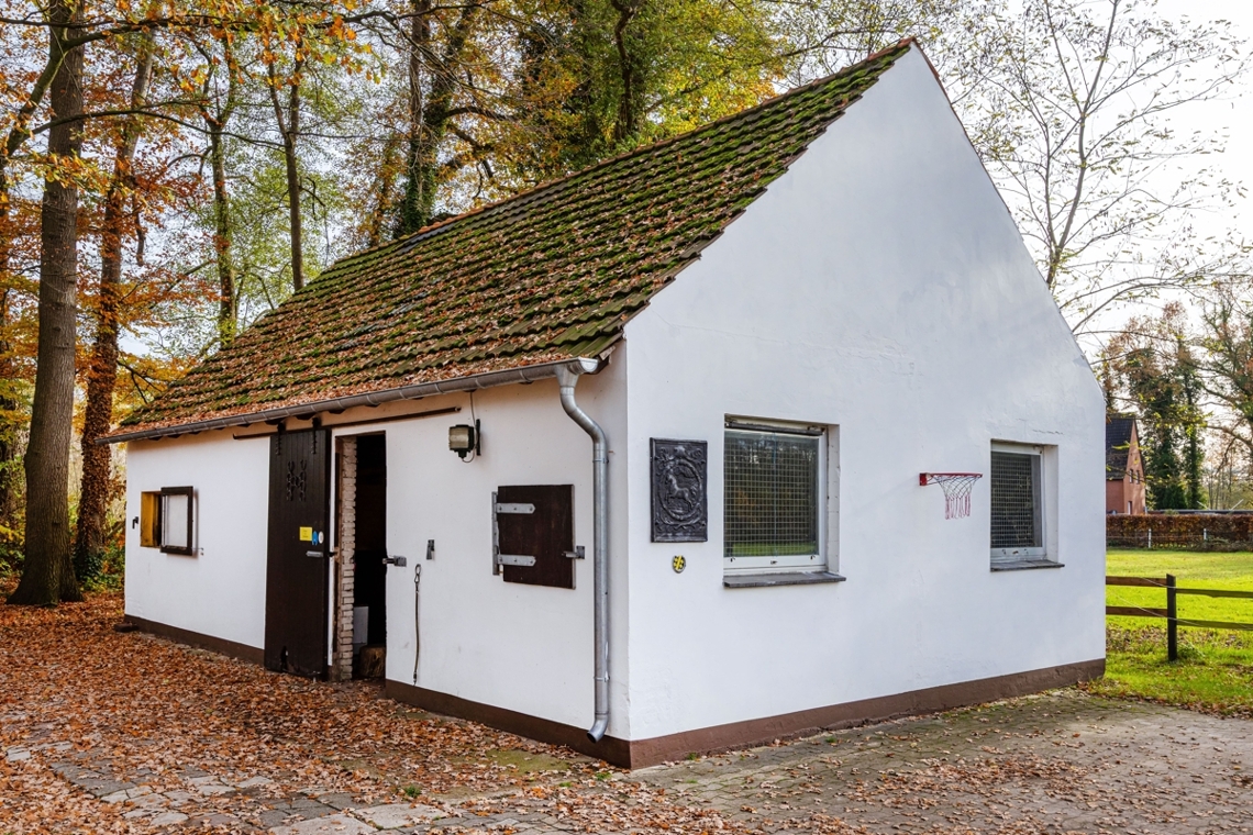 Scheune 3 mit 4 Pferdeboxen