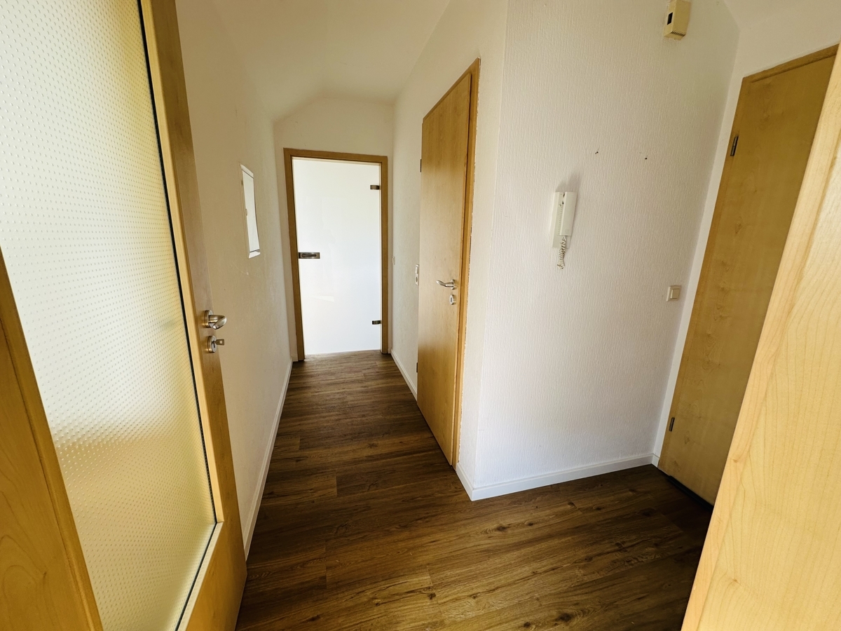 Gemütlich im Dachgeschoss! 2-Zi.-Mietwohnung - Photo 1