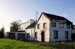 Haus mit Wiese