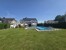 Der großzügige Garten mit Pool