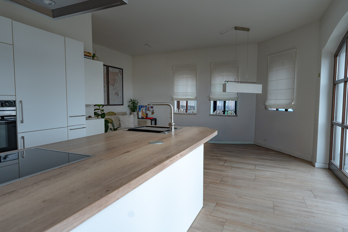 Immobilien 5 Küche und Wohnbereich