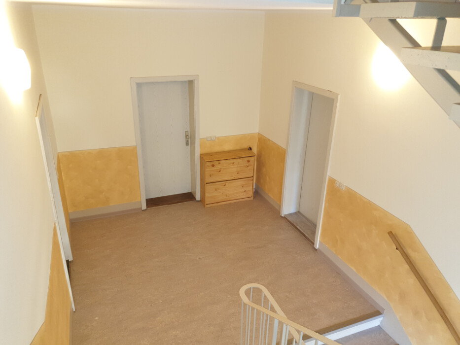 Wohnungszugang Treppenhaus