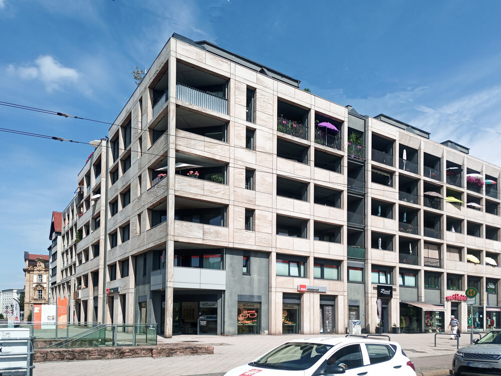 Ansicht Breiter Weg 213a_von Straßenbahnhaltestelle
