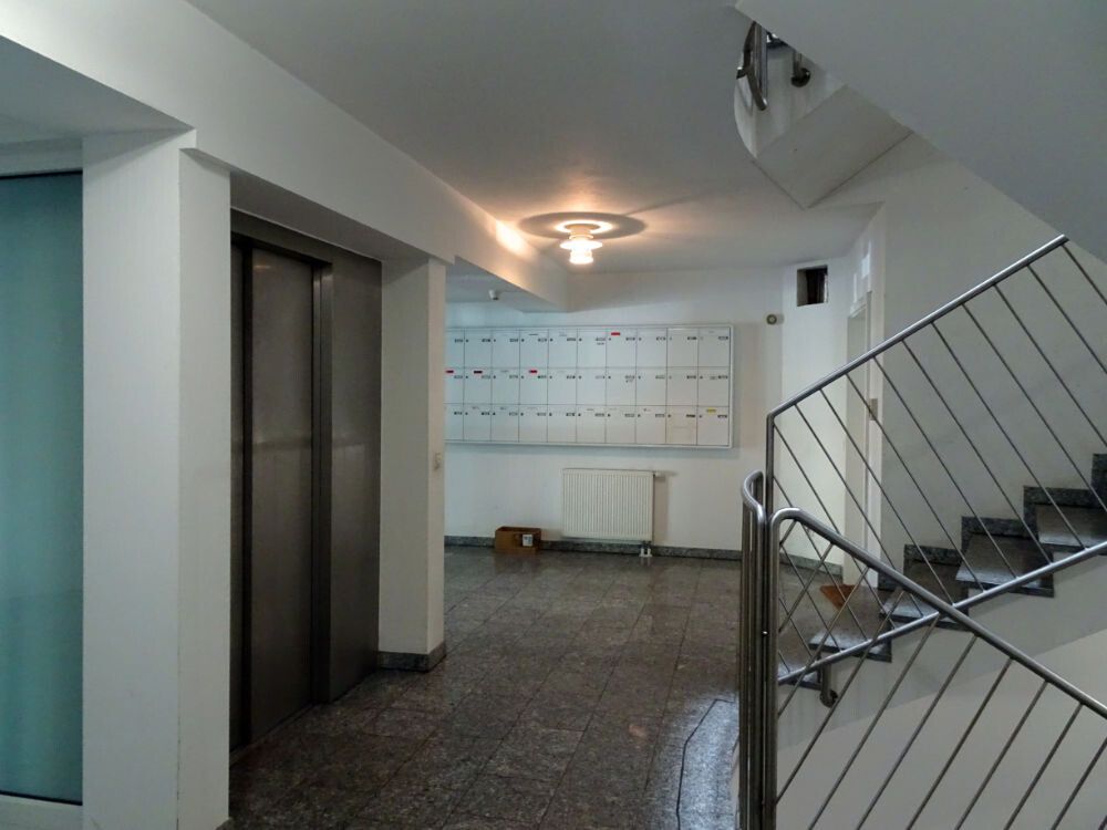Treppenhaus Eingangsbereich.png