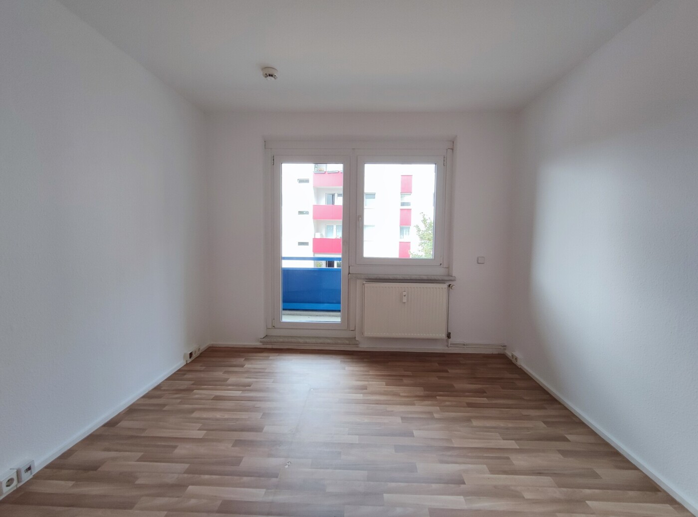 Zimmer und Balkon