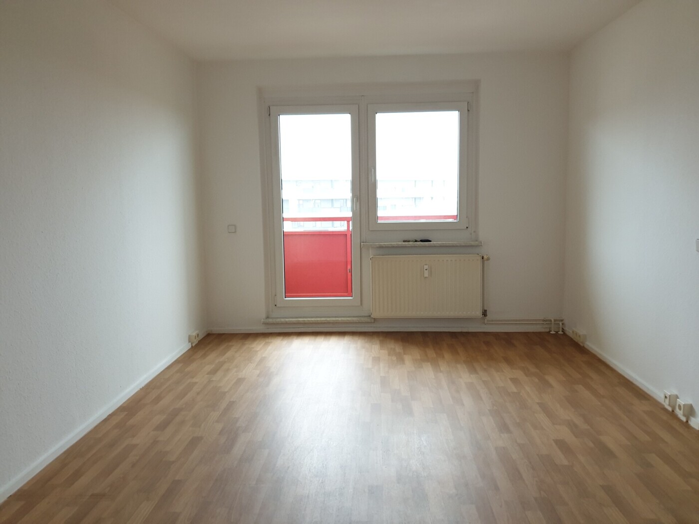 Zimmer und Balkon