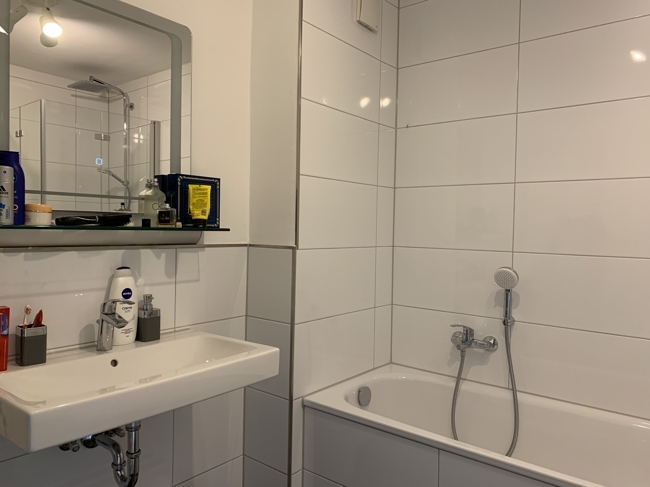 Renovierte 4-Zimmer-Wohnung mit SW-Balkon,2 kernsanierten Bädern und 1Garage in Ratingen- Hösel - Photo 4