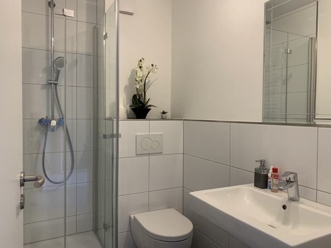 Renovierte 4-Zimmer-Wohnung mit SW-Balkon,2 kernsanierten Bädern und 1Garage in Ratingen- Hösel - Photo 3