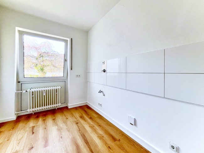 Großzügige 2-Zimmer Wohnung mit Balkon in Südwestausrichtung und Garagenstellplatz in ruhiger Lage! - Photo 1