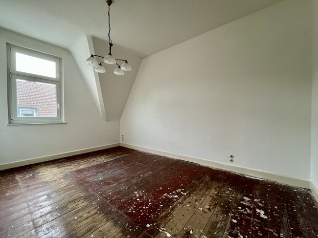 Wohnen mit Altbauflair! Helle 2,5-Zimmerwohnung mit hohen Decken in ruhiger Lage - Photo 5