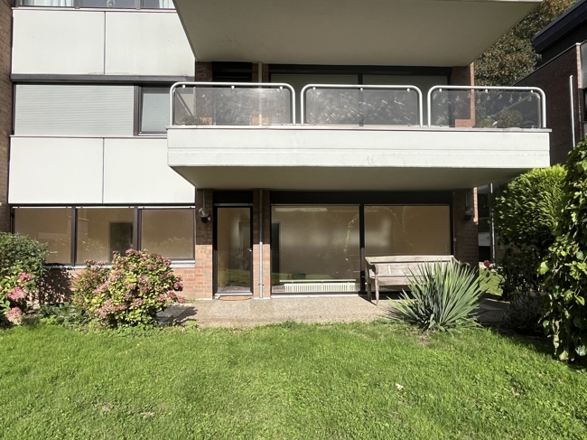 Stilvoll wohnen im Grünen! Großzügige 2-Zimmer-Erdgeschosswohnung in exklusiver Parkanlage - Foto 4