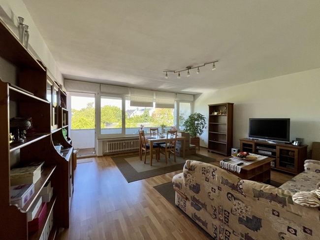 Renovierte 2-Zimmer-Wohnung mit Balkon, Tageslichtwannenbad und Einzelgarage - Photo 1