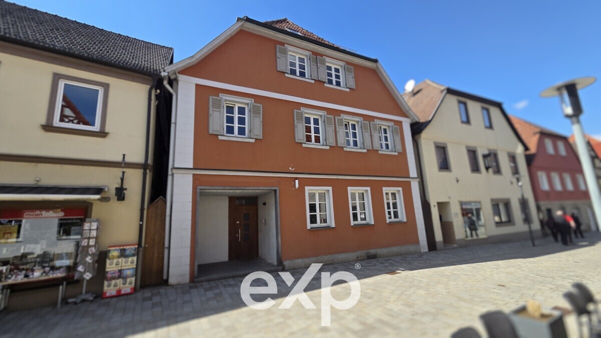 Sanierter Altbau, vollvermietet, in der Fußgängerzone