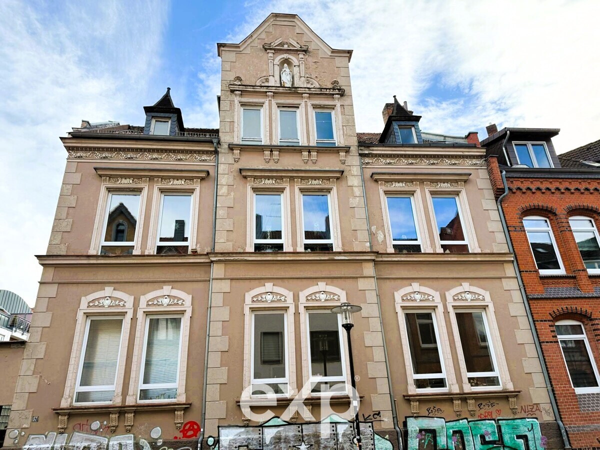 Charmante 5 Zimmer Altbau Wohnung im Herzen von Hildesheim