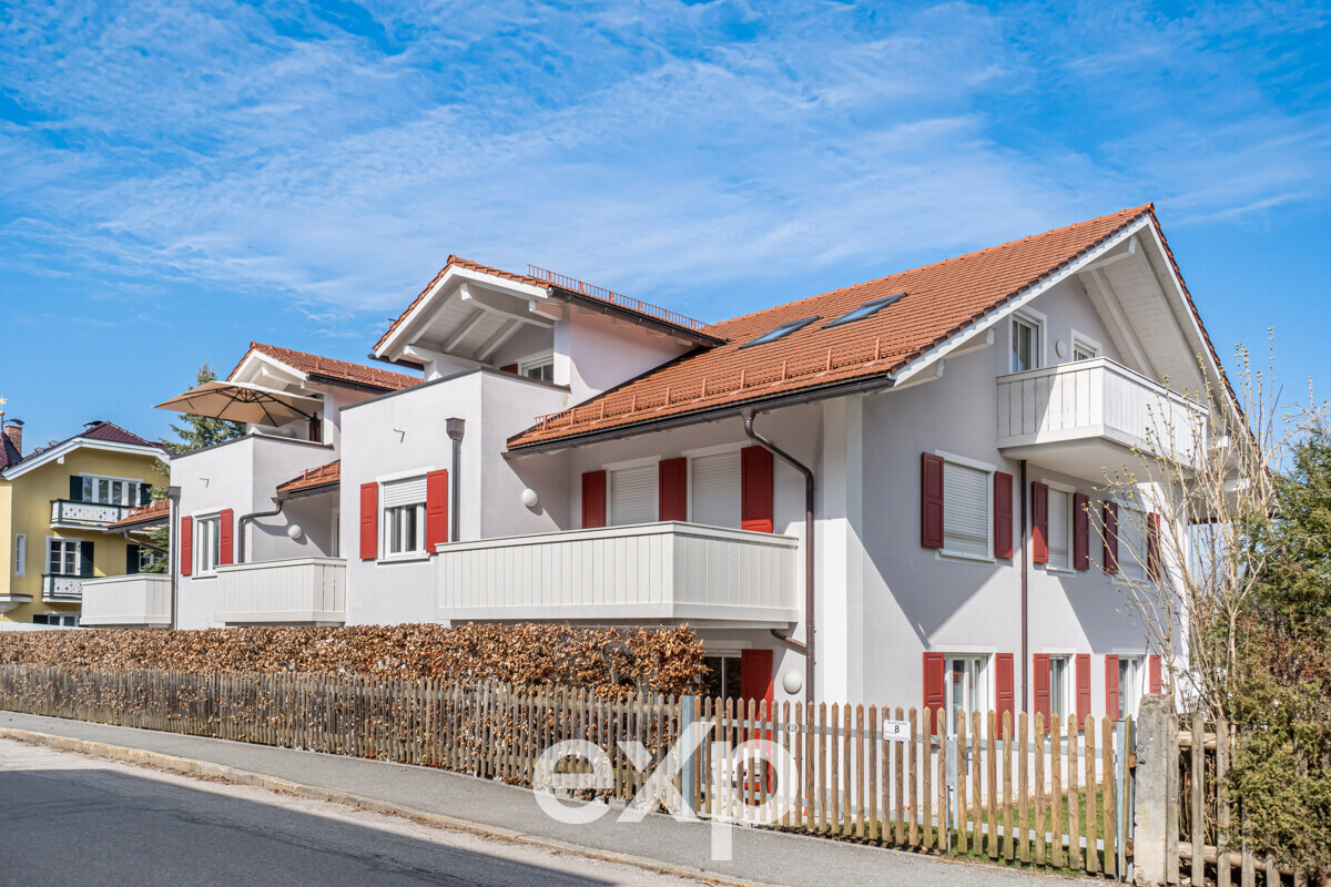 Großzügige 4-Zi-Dach-Geschoss-Whg. in Bestlage
