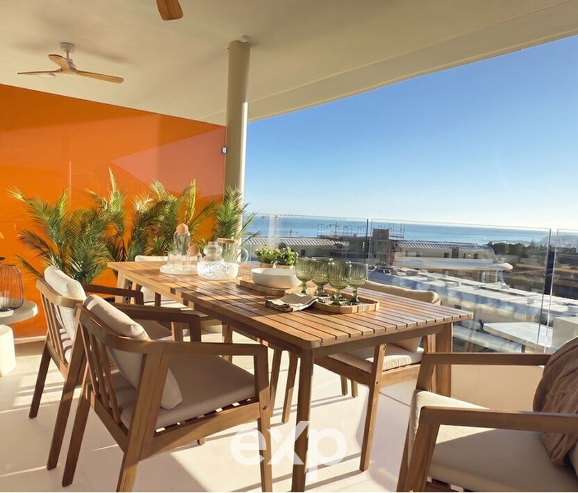 Luxuriöse 2-Zimmer-Wohnung mit Meer- und Bergblick in El Higuerón, Fuengirola