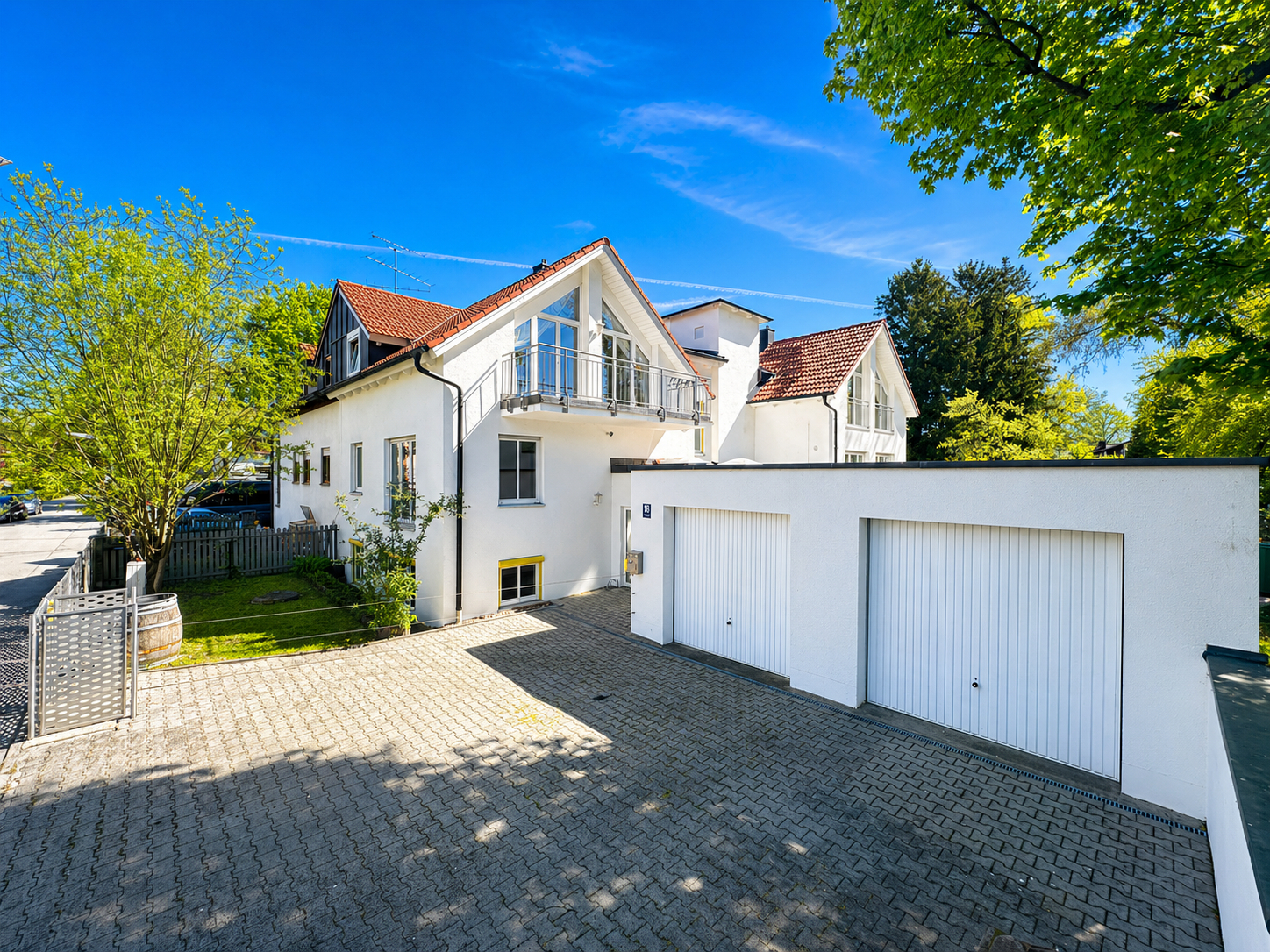Estate Picture