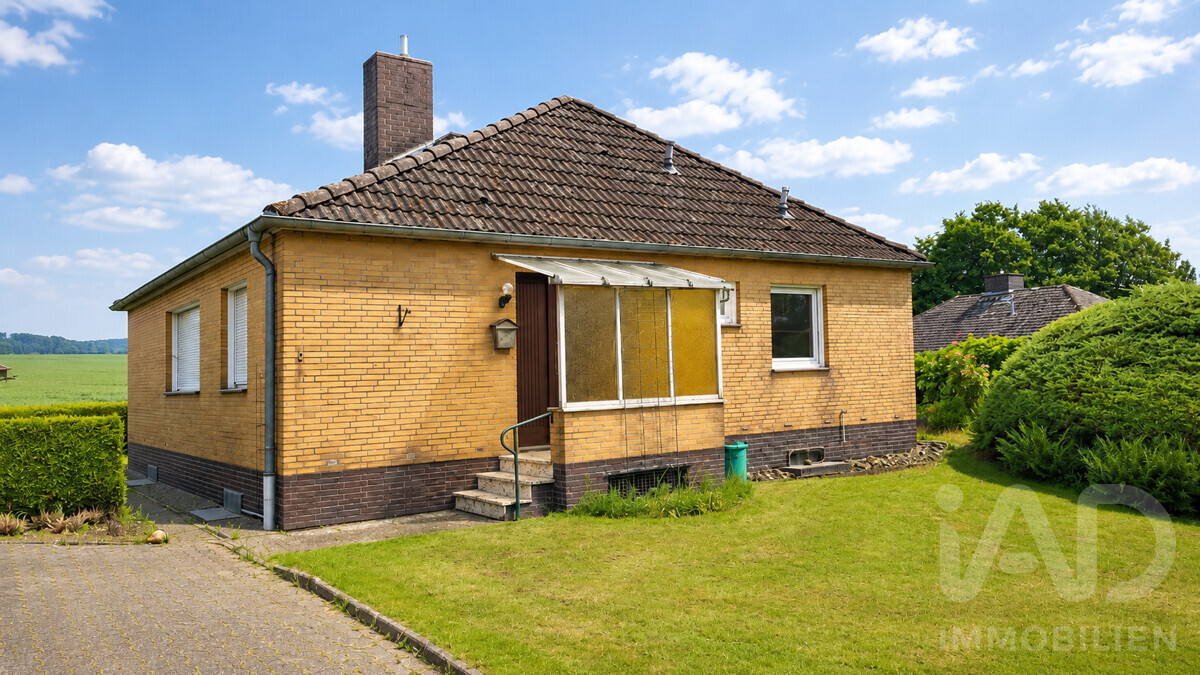 Freistehender Bungalow am Feldrand mit großzügigem Grundstück und viel Ruhe