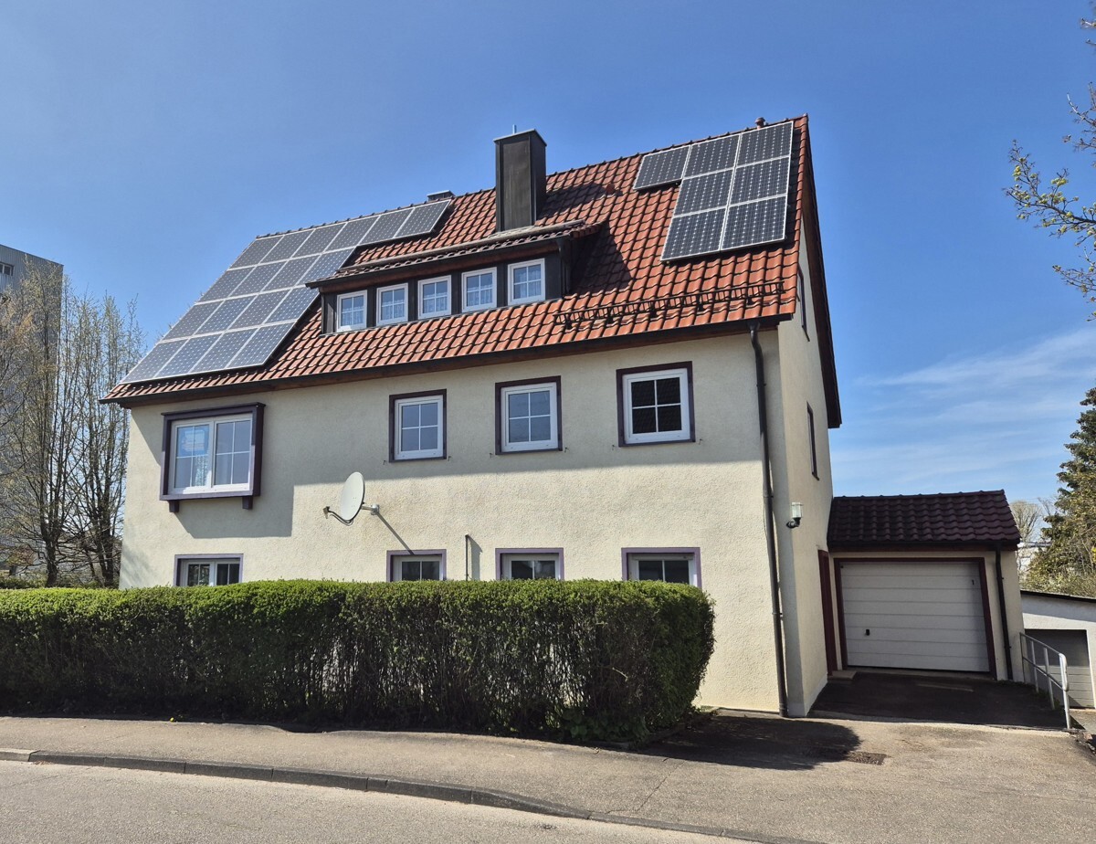 Vielseitiges Mehrfamilienhaus mit Wohn- und Gewerbeeinheit in Crailsheim