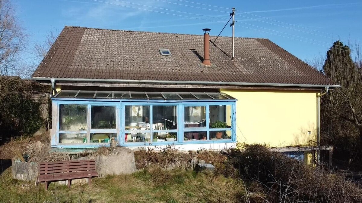 Einfamilienhaus mit viel Raum für neue Ideen – Wintergarten, Garage & Ortsrandlage in Waldtann