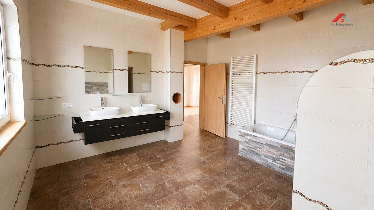 EG - Badezimmer (2)