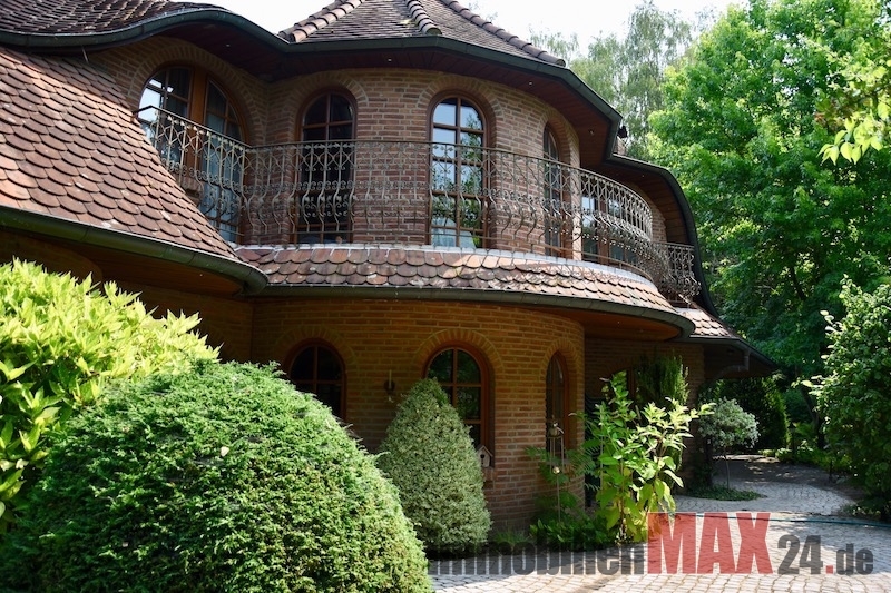 Estate Picture