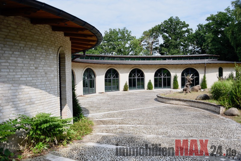 Estate Picture