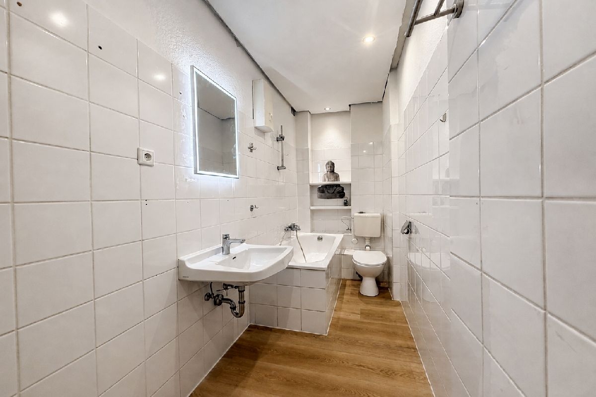 Renovierte Zwei-Zimmer-Wohnung im Dachgeschoss - Photo 3